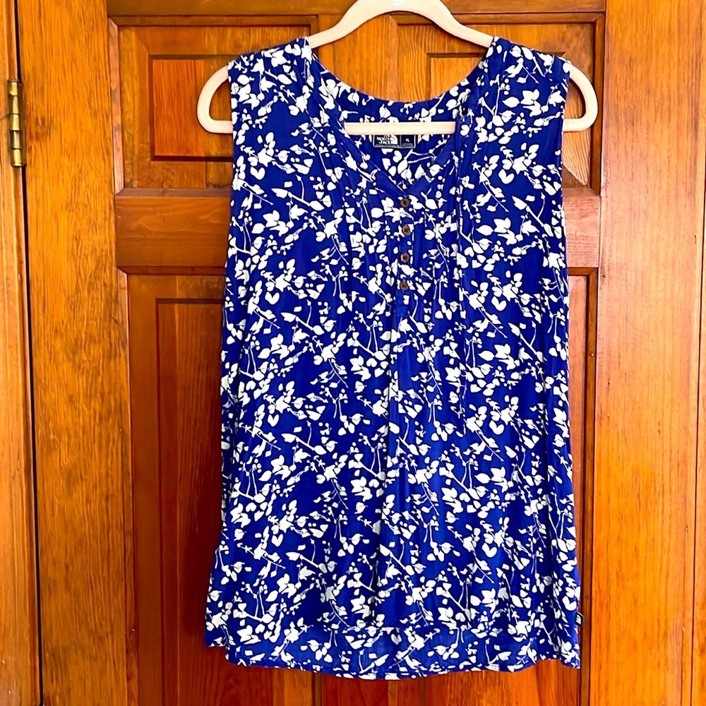 North Face top in blue and white pattern